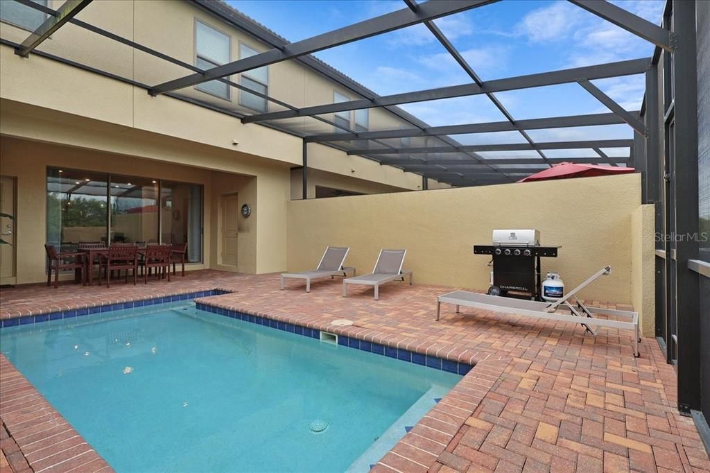 For Rent: $3,100 (5 beds, 4 baths, 2076 Square Feet)