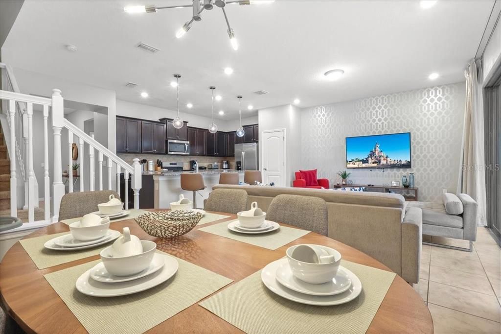 For Rent: $3,100 (5 beds, 4 baths, 2076 Square Feet)