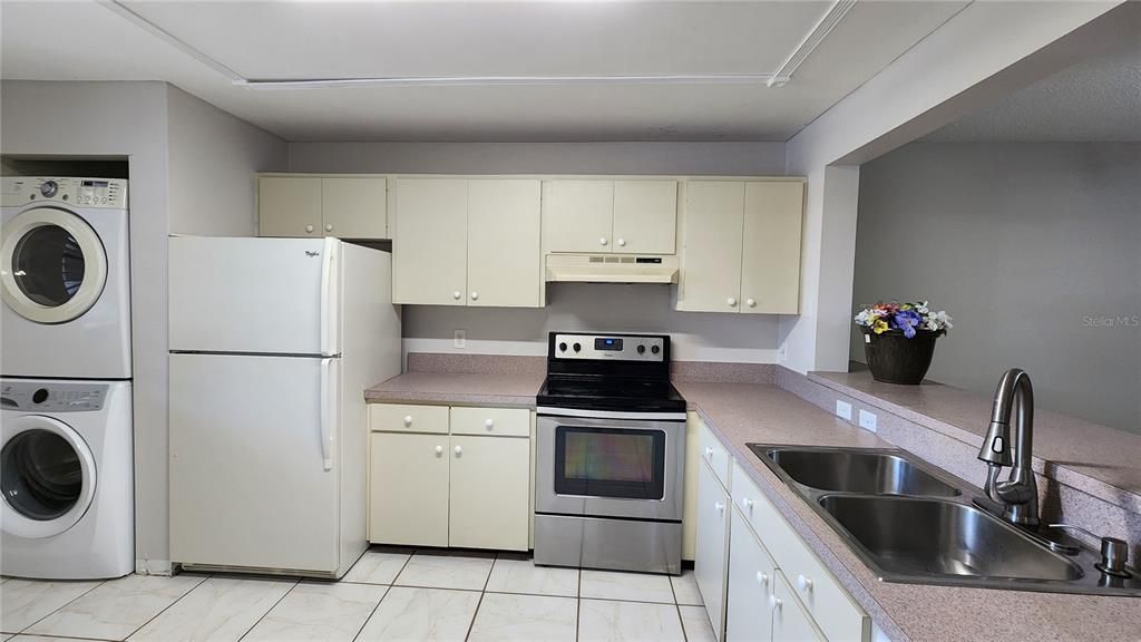 На продажу: $175,000 (2 спален, 2 ванн, 1413 Квадратных фут)