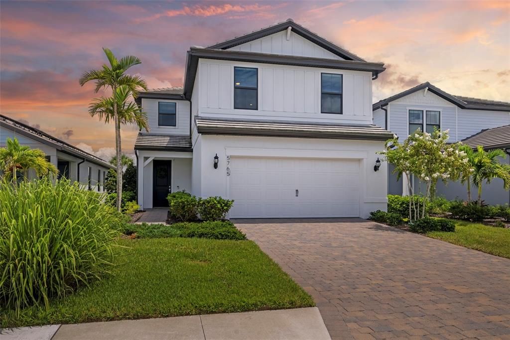 For Sale: $734,900 (5 beds, 3 baths, 2616 Square Feet)