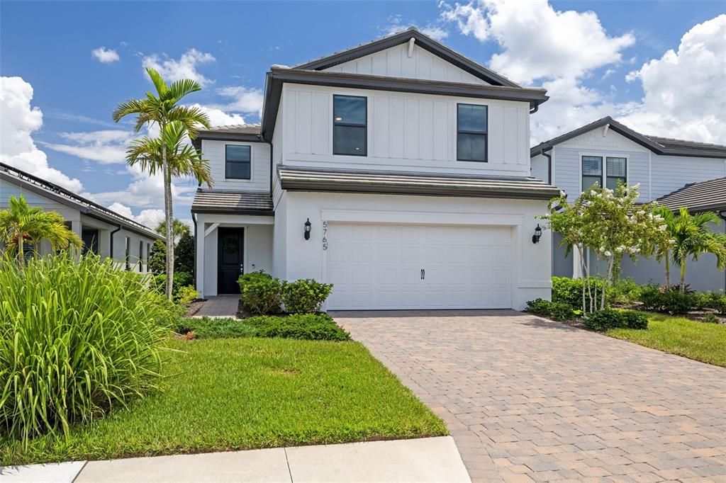 For Sale: $734,900 (5 beds, 3 baths, 2616 Square Feet)