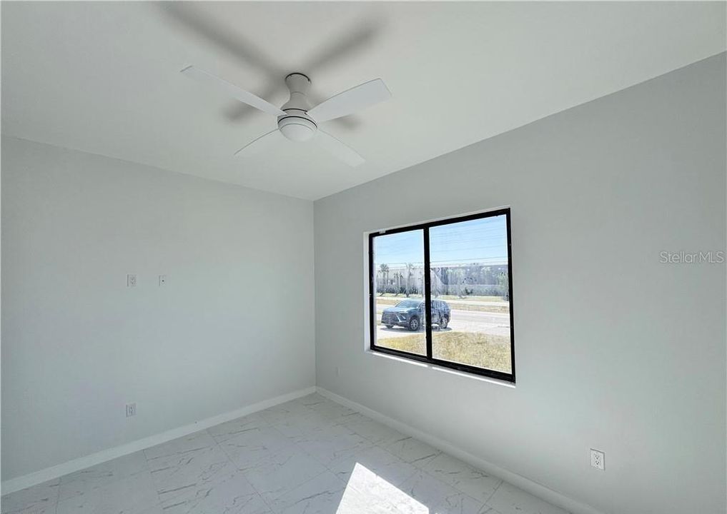 For Sale: $389,000 (4 beds, 3 baths, 1904 Square Feet)