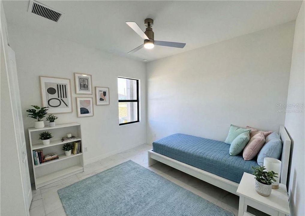 For Sale: $389,000 (4 beds, 3 baths, 1904 Square Feet)