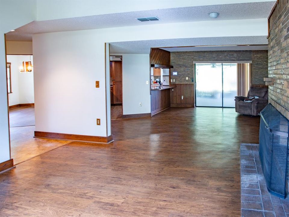 En Venta: $395,000 (3 camas, 2 baños, 1792 Pies cuadrados)