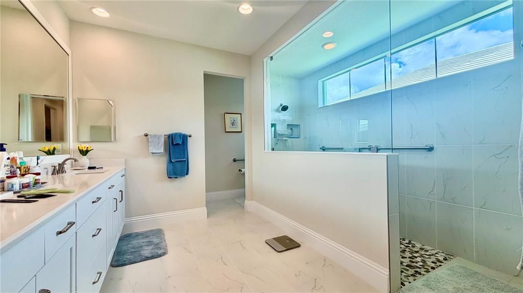For Sale: $779,500 (3 beds, 2 baths, 1958 Square Feet)