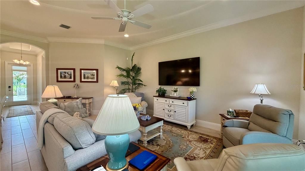 For Sale: $779,500 (3 beds, 2 baths, 1958 Square Feet)