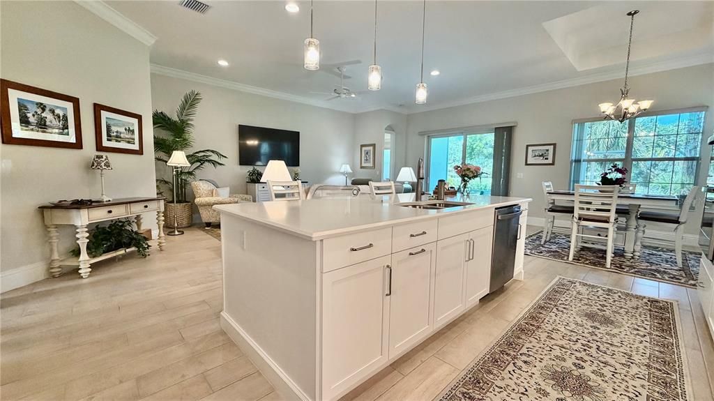 For Sale: $779,500 (3 beds, 2 baths, 1958 Square Feet)