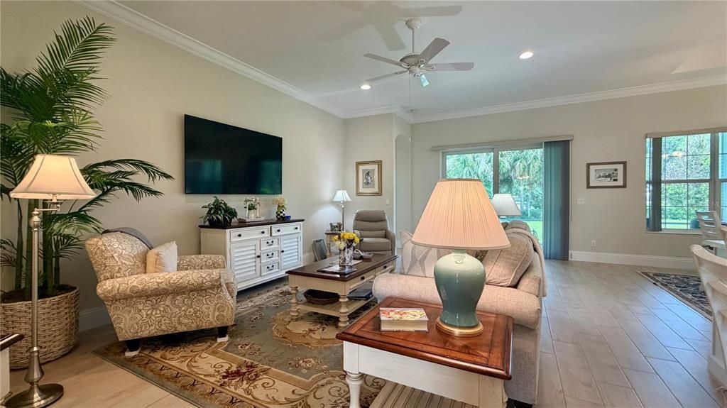 For Sale: $779,500 (3 beds, 2 baths, 1958 Square Feet)