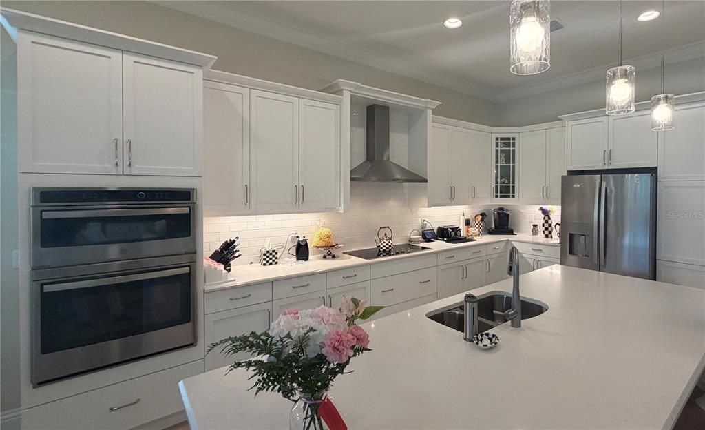 For Sale: $779,500 (3 beds, 2 baths, 1958 Square Feet)