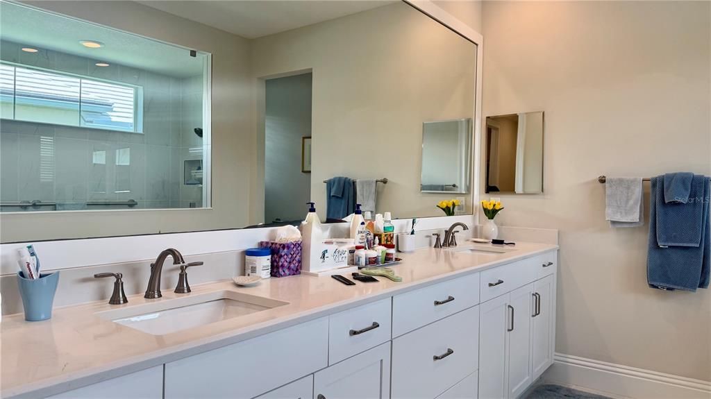 For Sale: $779,500 (3 beds, 2 baths, 1958 Square Feet)