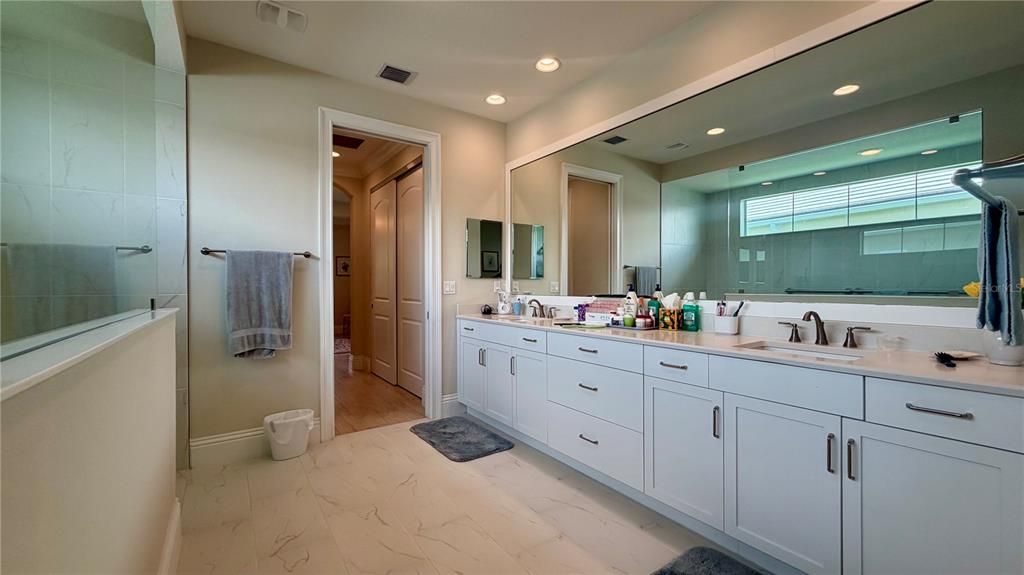 For Sale: $779,500 (3 beds, 2 baths, 1958 Square Feet)