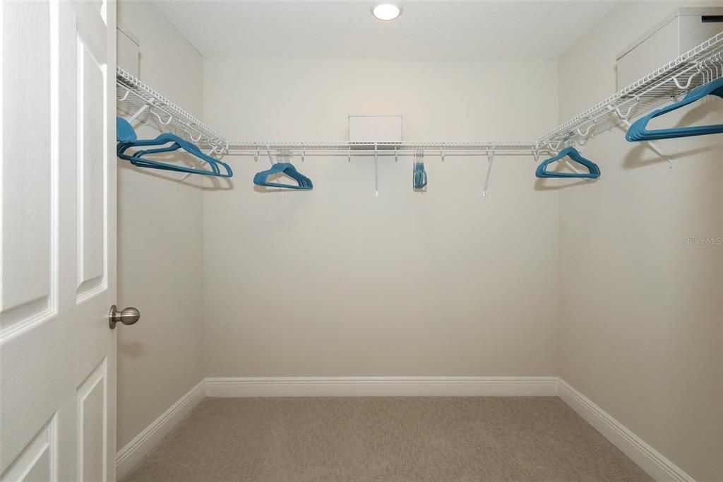 En Venta: $749,900 (6 camas, 4 baños, 4799 Pies cuadrados)