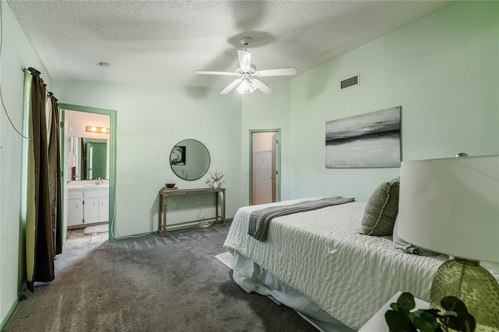 For Sale: $300,000 (3 beds, 2 baths, 1603 Square Feet)