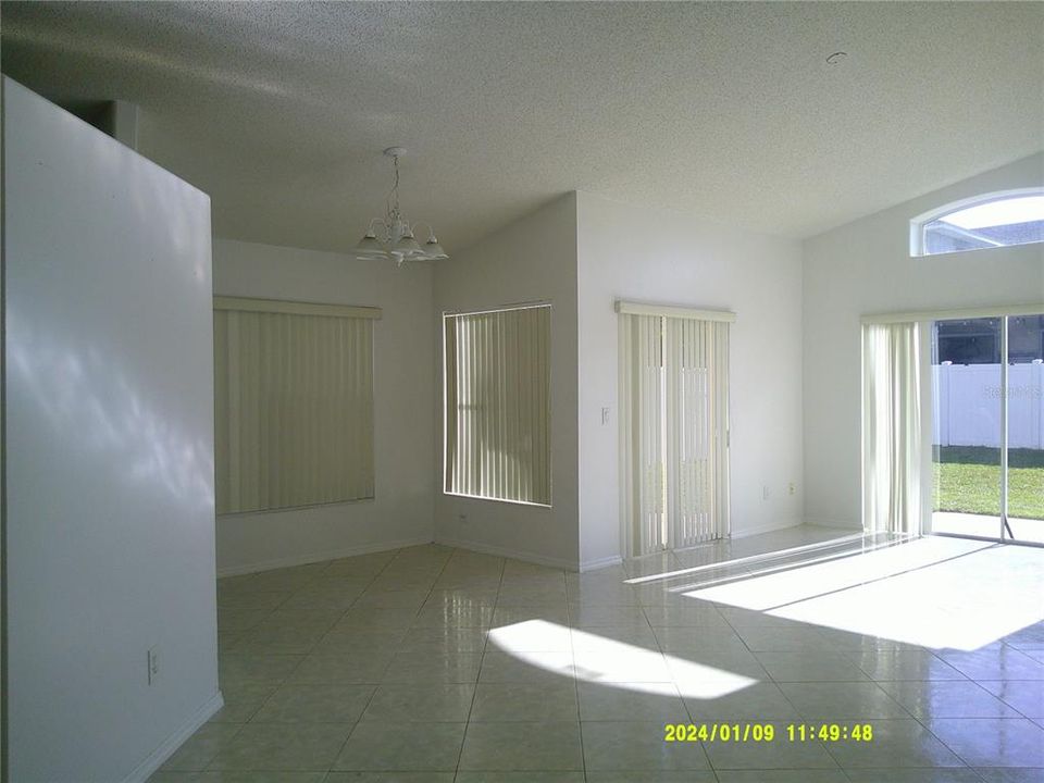 For Rent: $1,995 (3 beds, 2 baths, 1392 Square Feet)