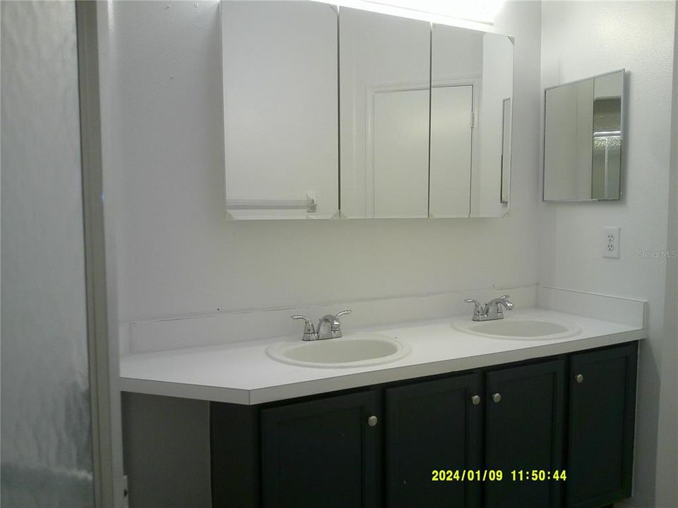 For Rent: $1,995 (3 beds, 2 baths, 1392 Square Feet)