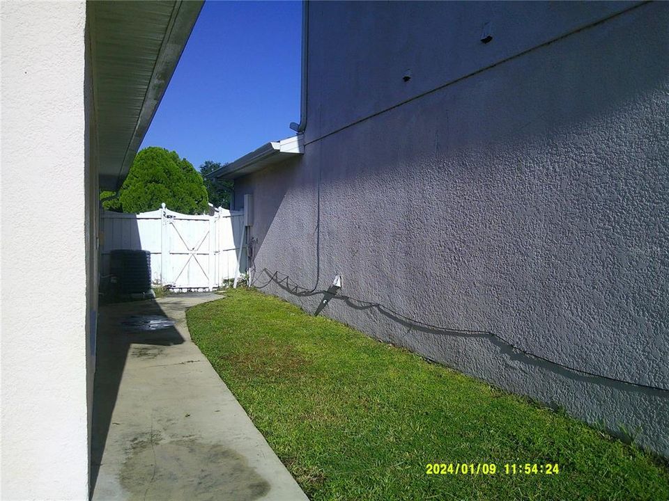 For Rent: $1,995 (3 beds, 2 baths, 1392 Square Feet)