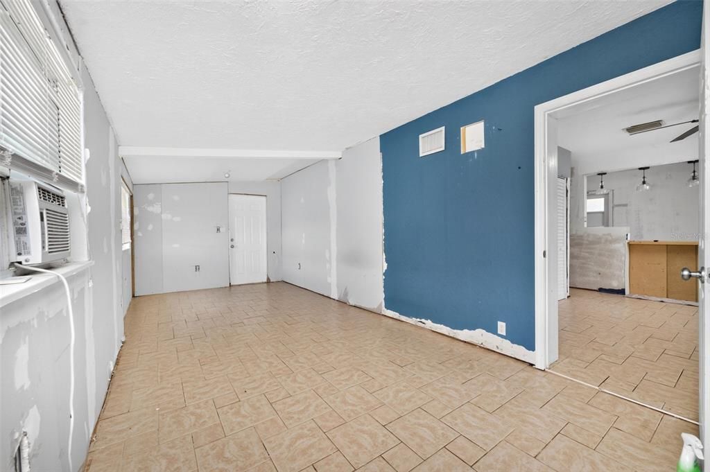 En Venta: $129,900 (2 camas, 1 baños, 852 Pies cuadrados)