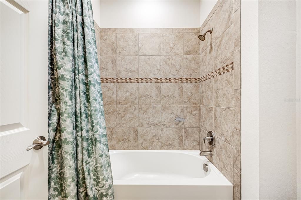 En Venta: $495,000 (3 camas, 2 baños, 2056 Pies cuadrados)
