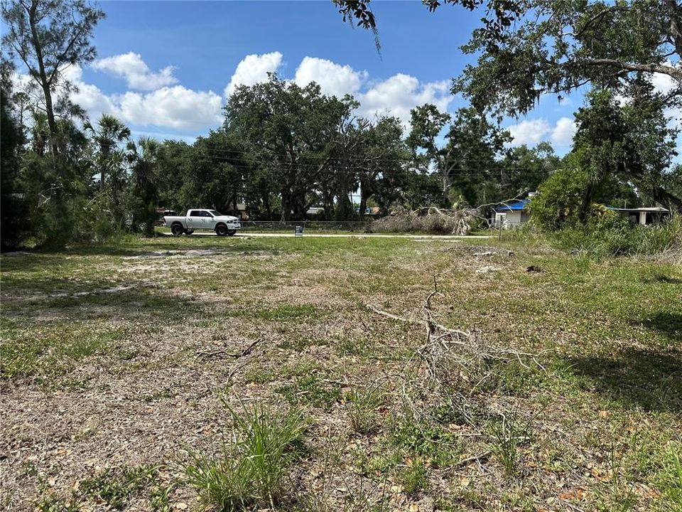 待售: $119,900 (0.22 acres)