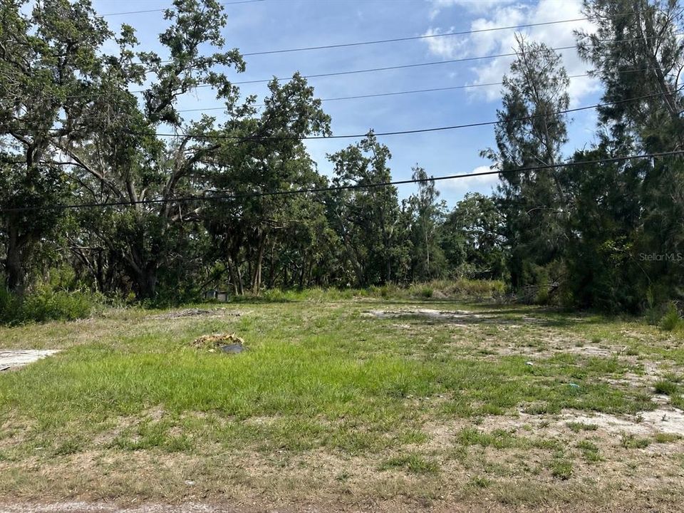 待售: $119,900 (0.22 acres)