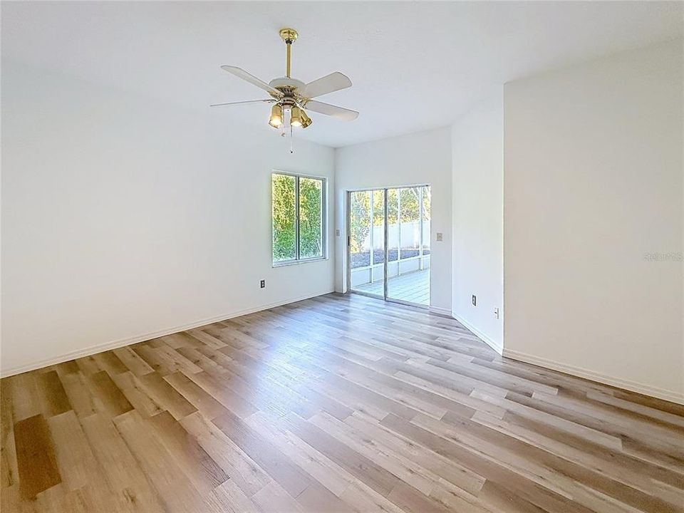For Sale: $499,900 (4 beds, 2 baths, 2698 Square Feet)