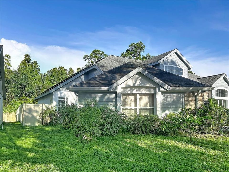 For Sale: $499,900 (4 beds, 2 baths, 2698 Square Feet)