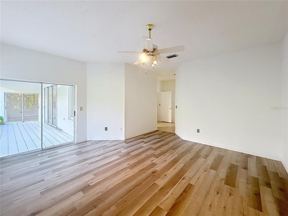 For Sale: $499,900 (4 beds, 2 baths, 2698 Square Feet)