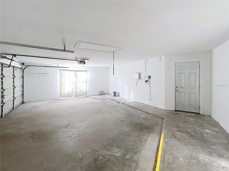 For Sale: $499,900 (4 beds, 2 baths, 2698 Square Feet)