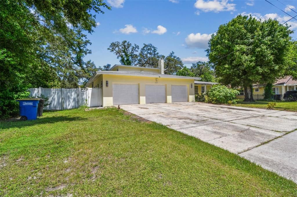 En Venta: $639,000 (5 camas, 5 baños, 2584 Pies cuadrados)