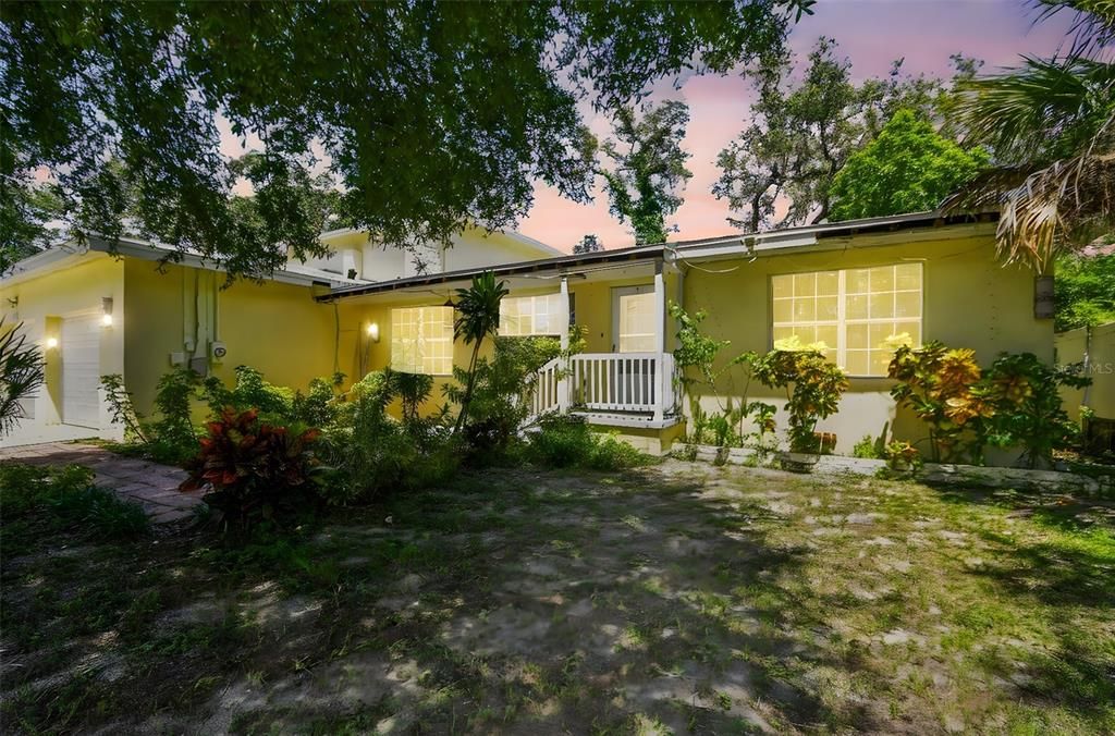 En Venta: $639,000 (5 camas, 5 baños, 2584 Pies cuadrados)