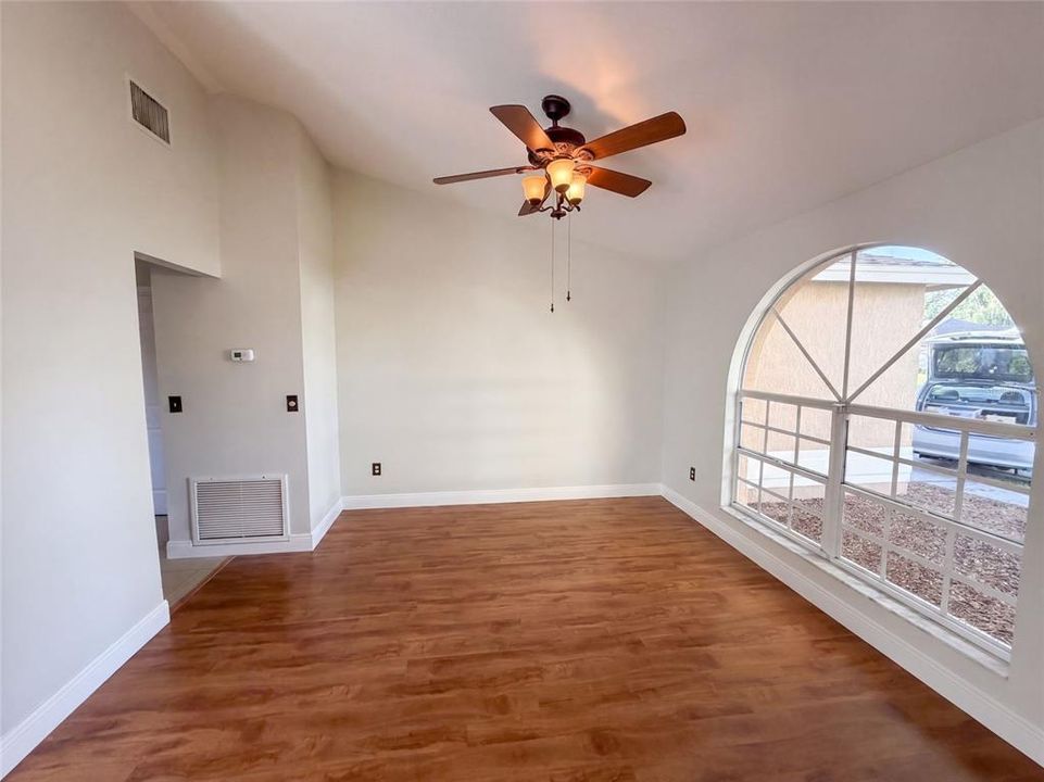 For Sale: $351,000 (3 beds, 2 baths, 1730 Square Feet)