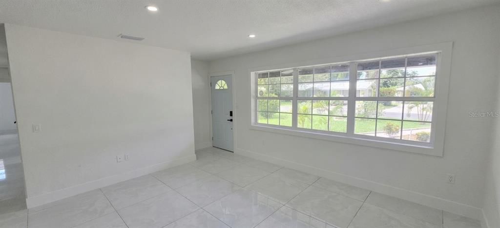 En Venta: $450,000 (3 camas, 2 baños, 1452 Pies cuadrados)
