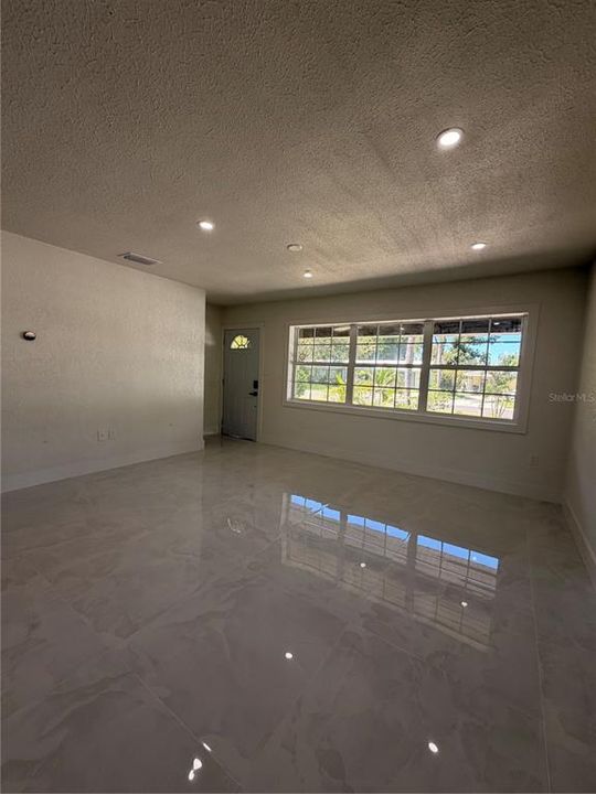 En Venta: $450,000 (3 camas, 2 baños, 1452 Pies cuadrados)