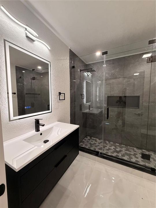 En Venta: $450,000 (3 camas, 2 baños, 1452 Pies cuadrados)