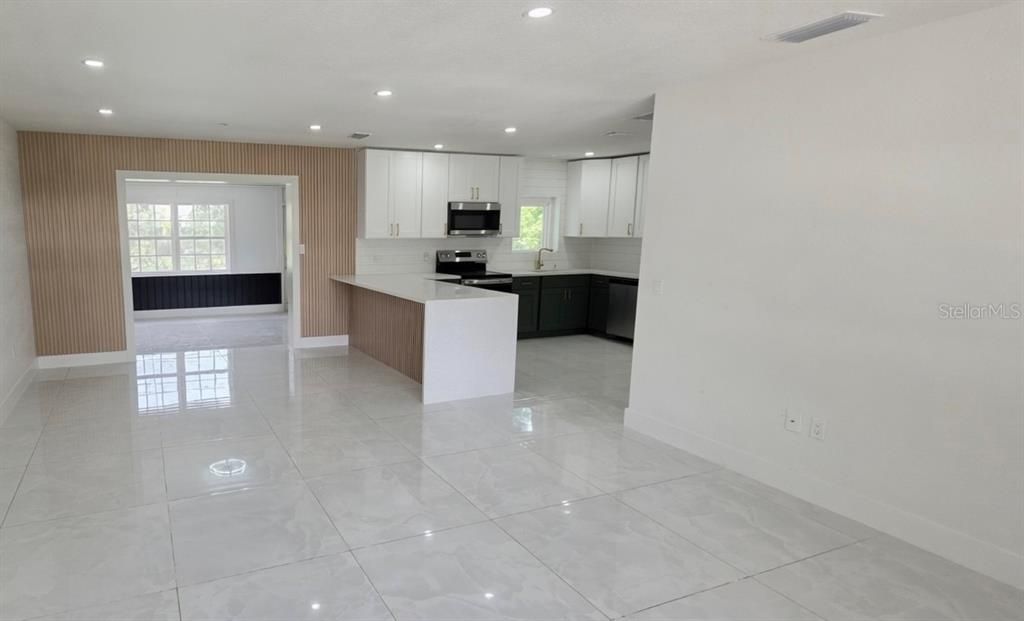 En Venta: $450,000 (3 camas, 2 baños, 1452 Pies cuadrados)