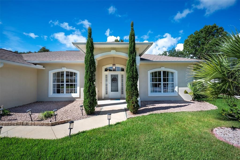 Activo con contrato: $419,000 (3 camas, 2 baños, 1913 Pies cuadrados)