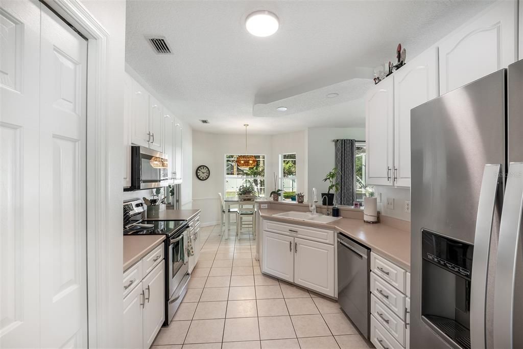 Activo con contrato: $419,000 (3 camas, 2 baños, 1913 Pies cuadrados)
