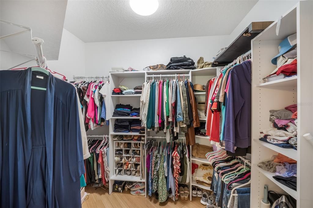 Activo con contrato: $419,000 (3 camas, 2 baños, 1913 Pies cuadrados)