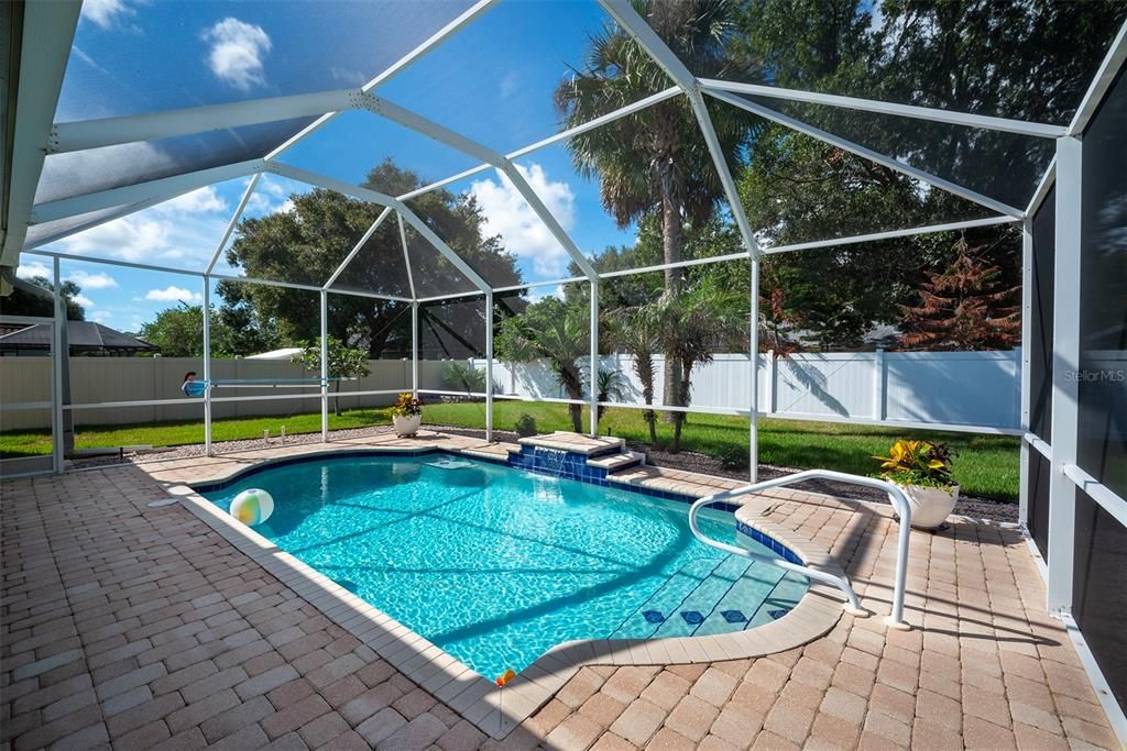 Activo con contrato: $419,000 (3 camas, 2 baños, 1913 Pies cuadrados)
