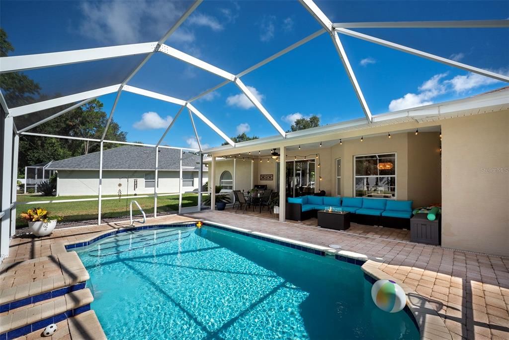 Activo con contrato: $419,000 (3 camas, 2 baños, 1913 Pies cuadrados)