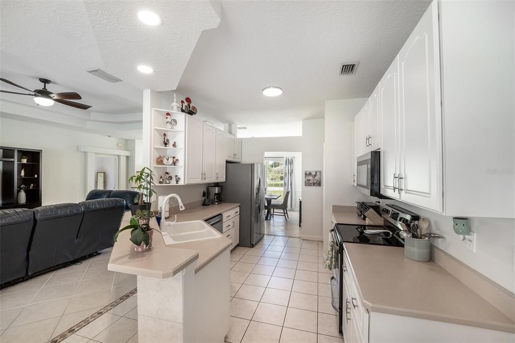 Activo con contrato: $419,000 (3 camas, 2 baños, 1913 Pies cuadrados)