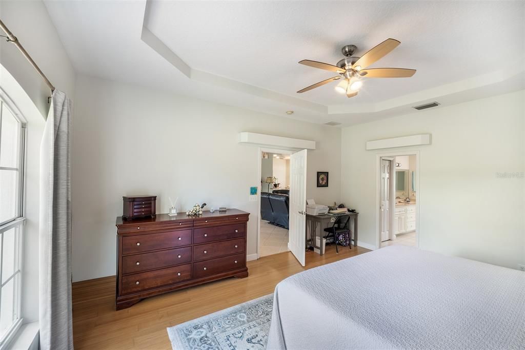 Activo con contrato: $419,000 (3 camas, 2 baños, 1913 Pies cuadrados)