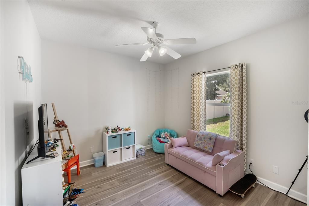 Activo con contrato: $419,000 (3 camas, 2 baños, 1913 Pies cuadrados)