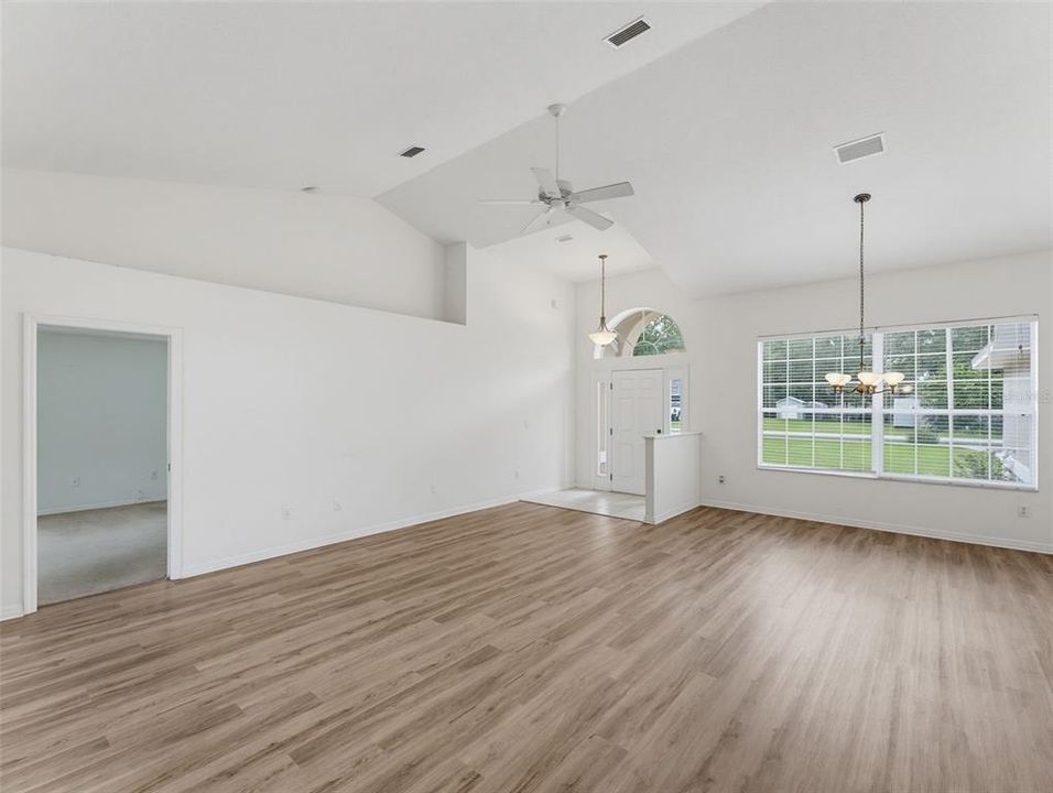For Sale: $285,000 (3 beds, 2 baths, 1746 Square Feet)