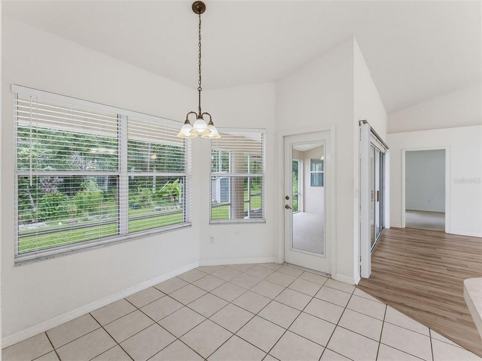 For Sale: $285,000 (3 beds, 2 baths, 1746 Square Feet)