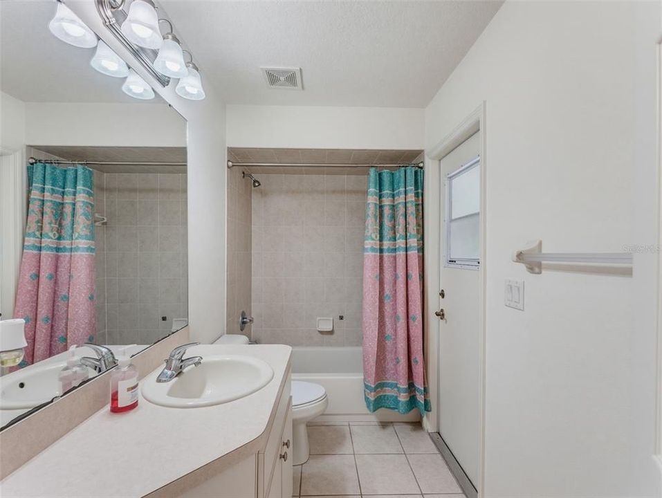 For Sale: $285,000 (3 beds, 2 baths, 1746 Square Feet)