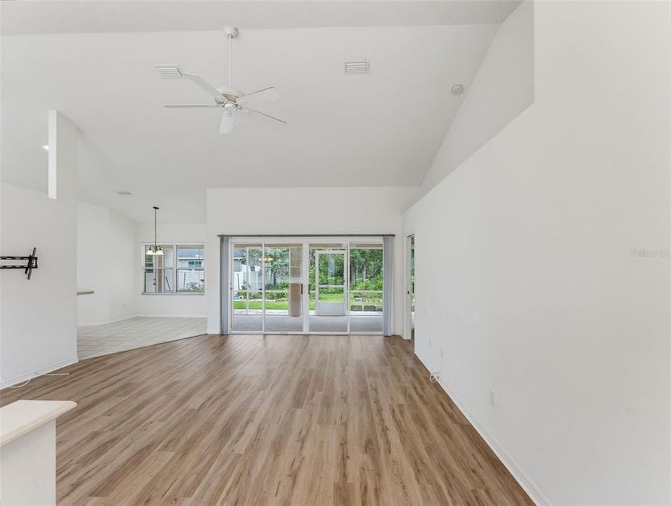 For Sale: $285,000 (3 beds, 2 baths, 1746 Square Feet)