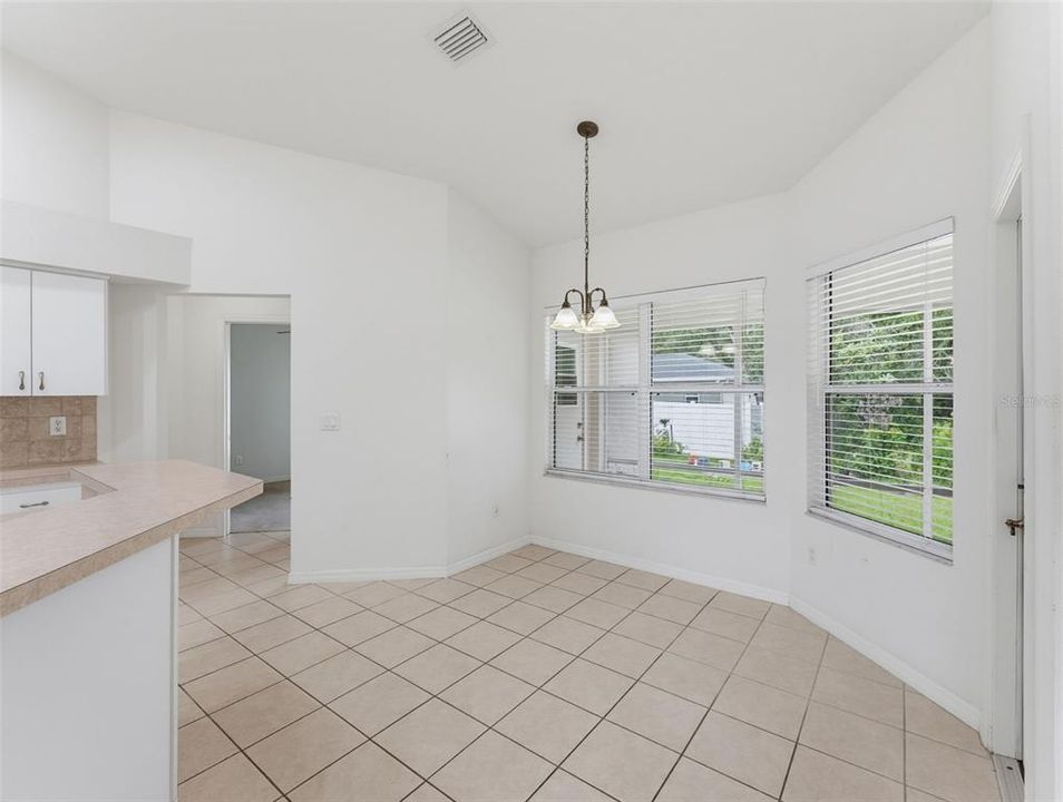 For Sale: $285,000 (3 beds, 2 baths, 1746 Square Feet)