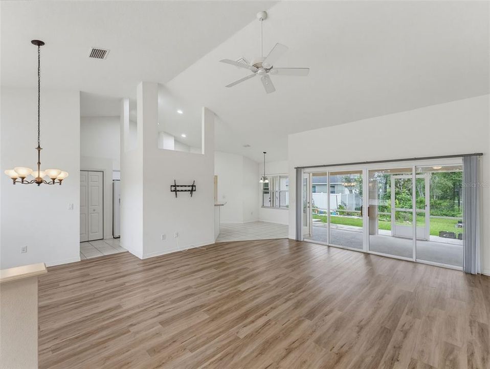 For Sale: $285,000 (3 beds, 2 baths, 1746 Square Feet)