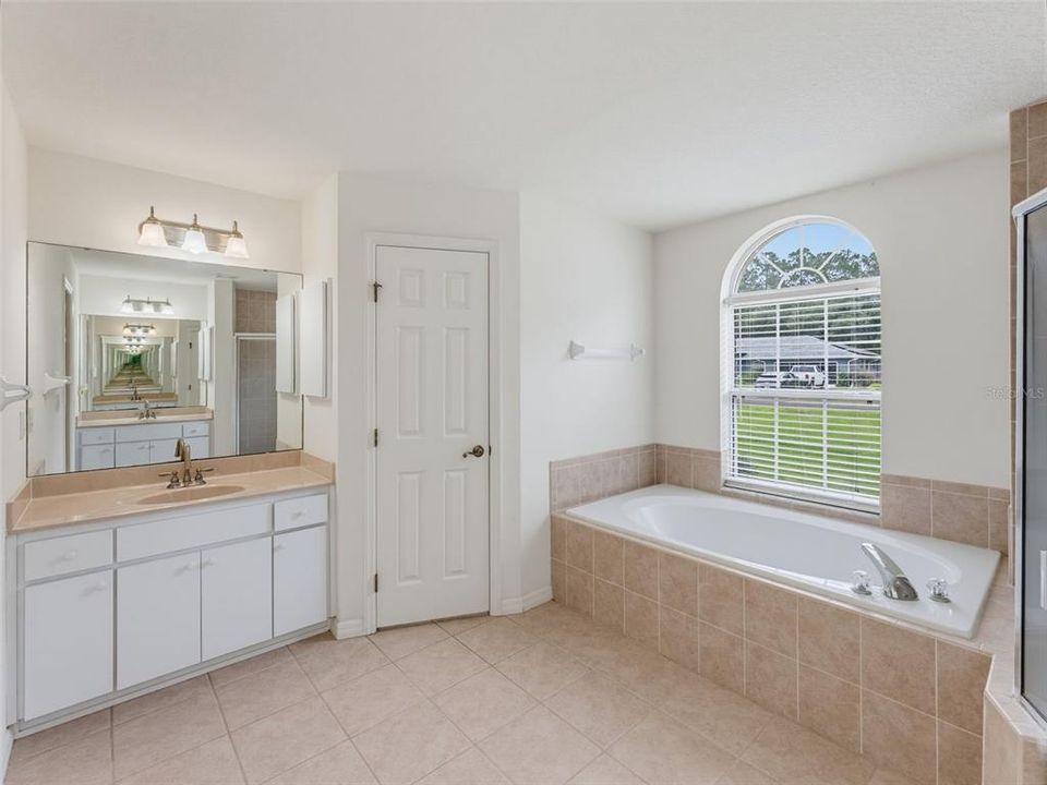 For Sale: $285,000 (3 beds, 2 baths, 1746 Square Feet)